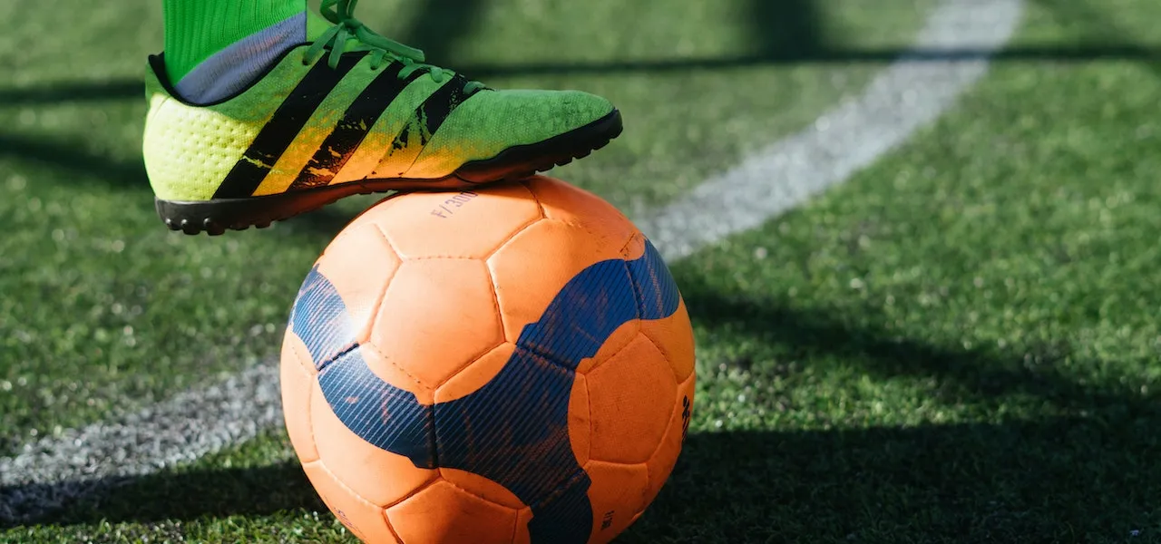 Da dove proviene la regola dei 3 cambi nel calcio ?